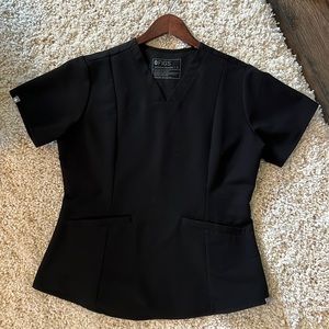 Figs black scrub top small